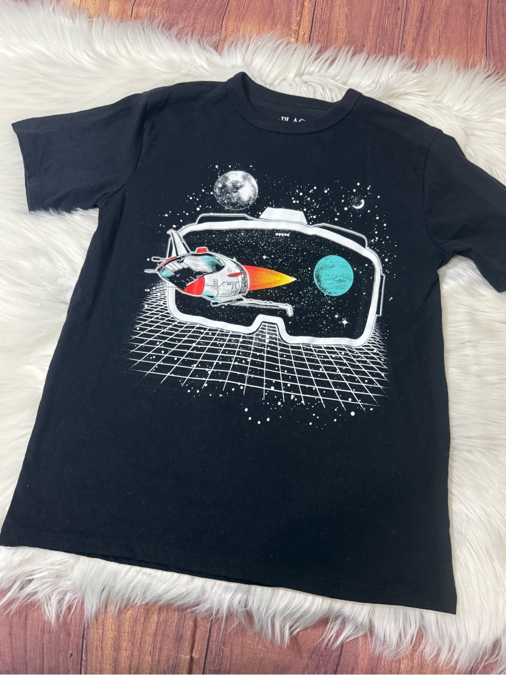 The Children’s Place Black Graphic T-Shirt - Boys Size M (7/8)